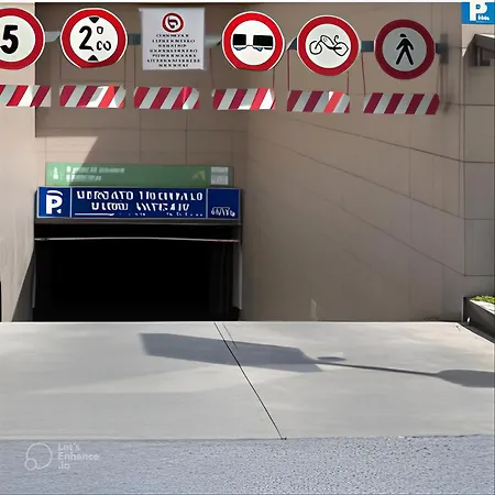 Emma And Livia's Vatican 1 Daire